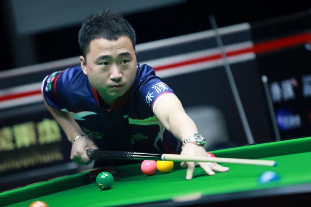 对手禁区附 对手禁区附