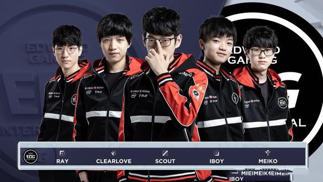 球員拼搏奪 球員拼搏奪