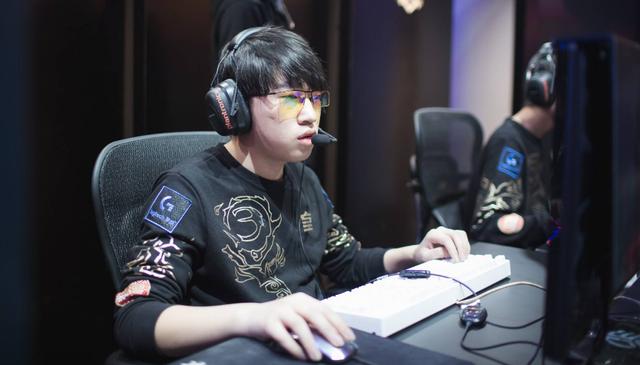 正需要一位 正需要一位